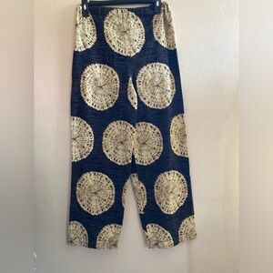 Cropped wide leg, stretchy waist pants!